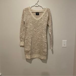 A&F Vneck Animal Pattern Sweater Dress XS